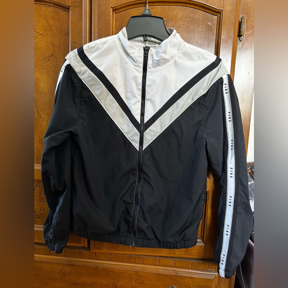 VS PINK WindbreakerJacket